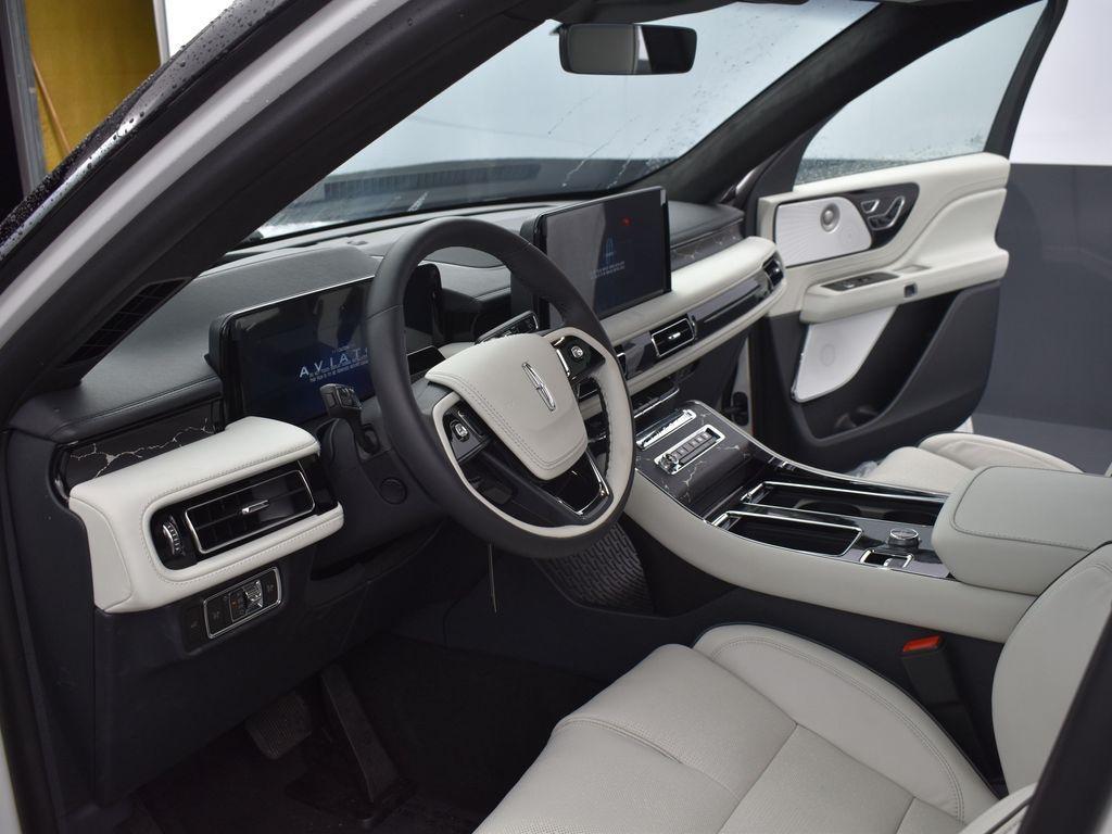 new 2025 Lincoln Aviator car, priced at $90,040