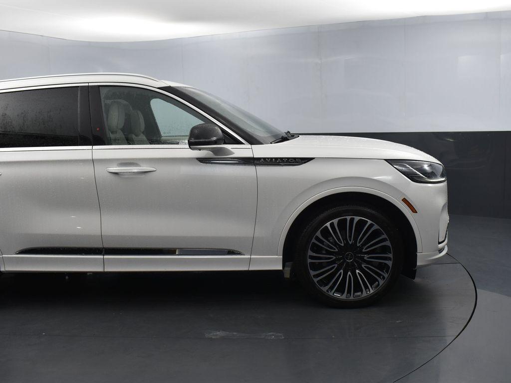 new 2025 Lincoln Aviator car, priced at $90,040