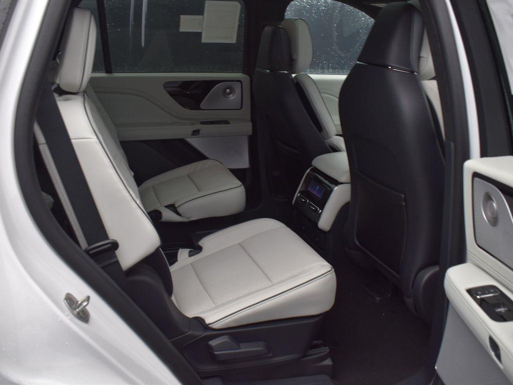 new 2025 Lincoln Aviator car, priced at $90,040