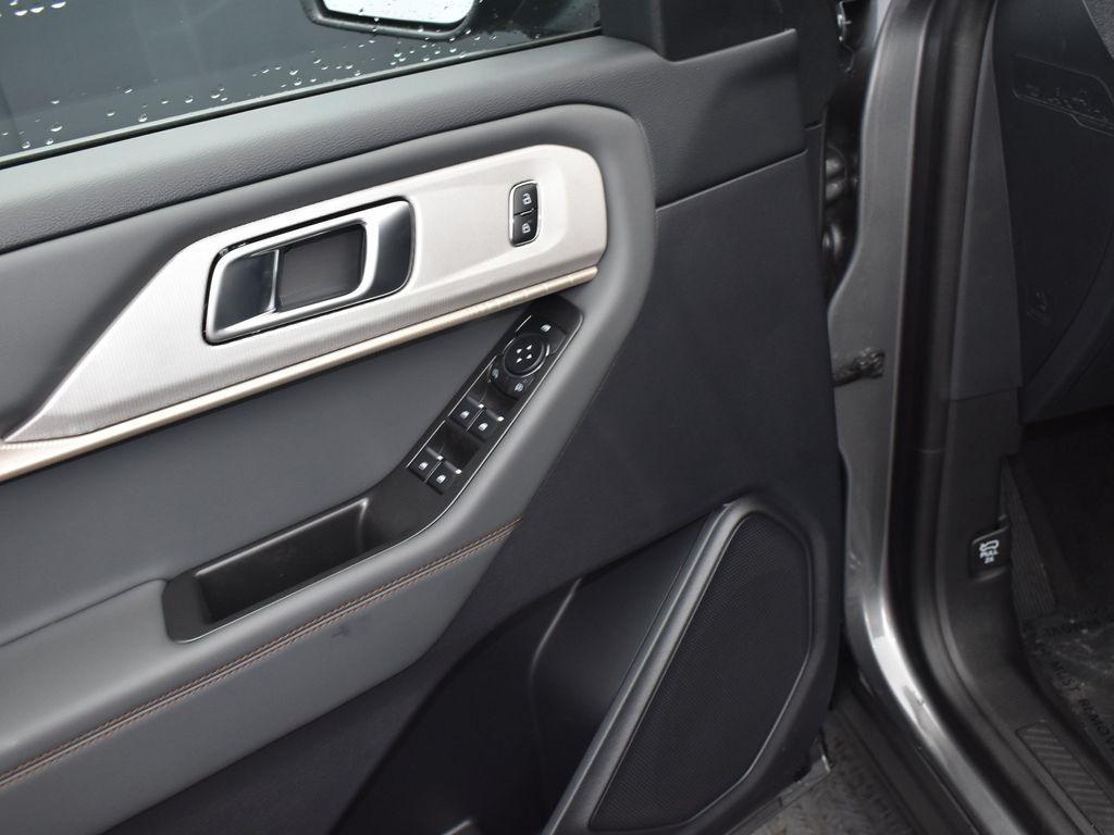 new 2025 Ford Explorer car, priced at $41,588