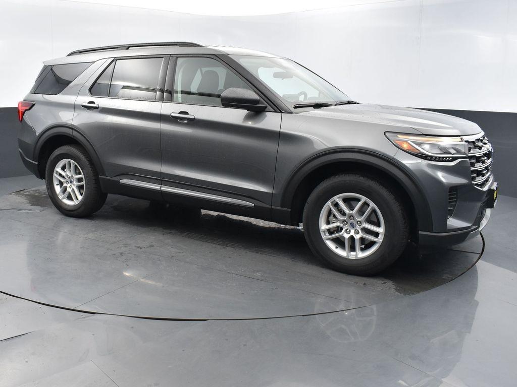 new 2025 Ford Explorer car, priced at $41,588