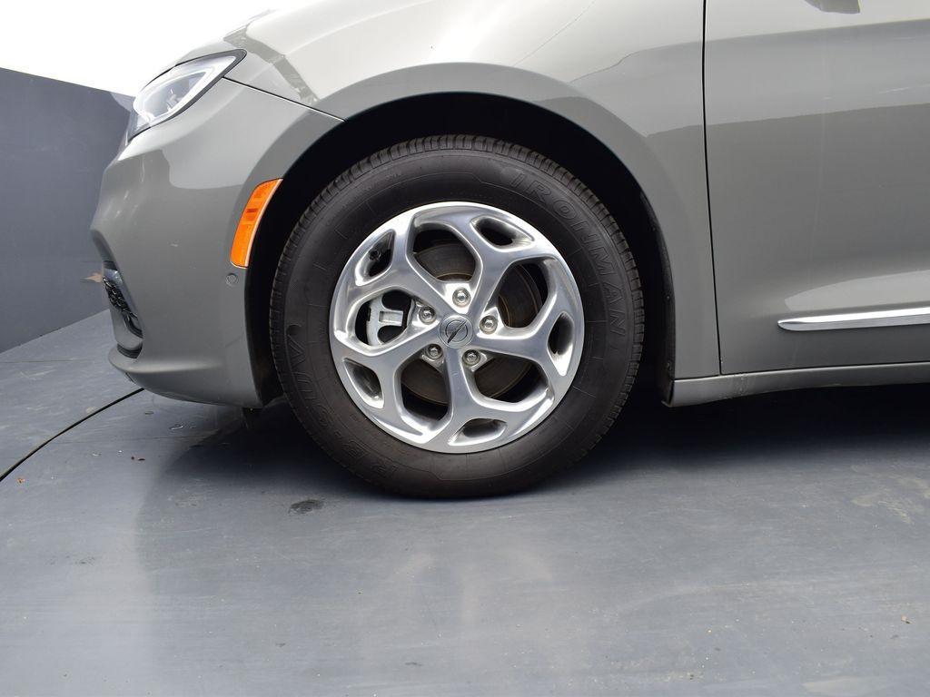 used 2022 Chrysler Pacifica car, priced at $26,881