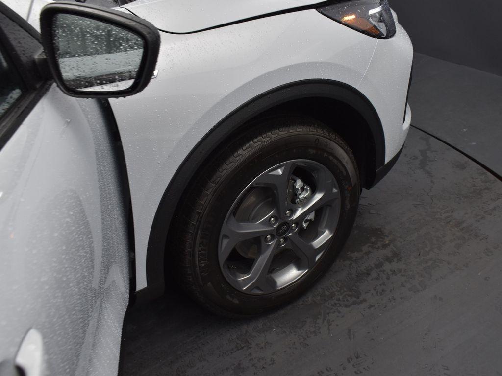 new 2025 Ford Escape car, priced at $30,100