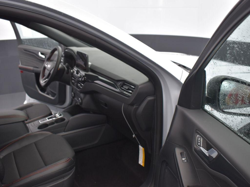new 2025 Ford Escape car, priced at $30,100