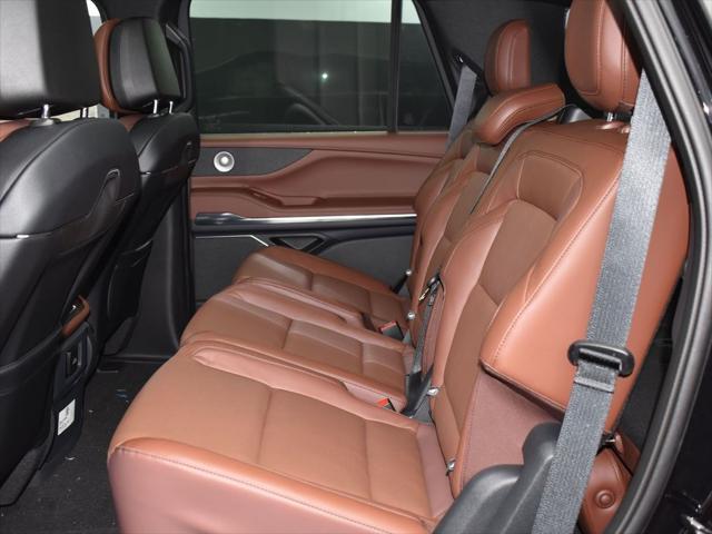 new 2025 Lincoln Navigator car, priced at $102,175