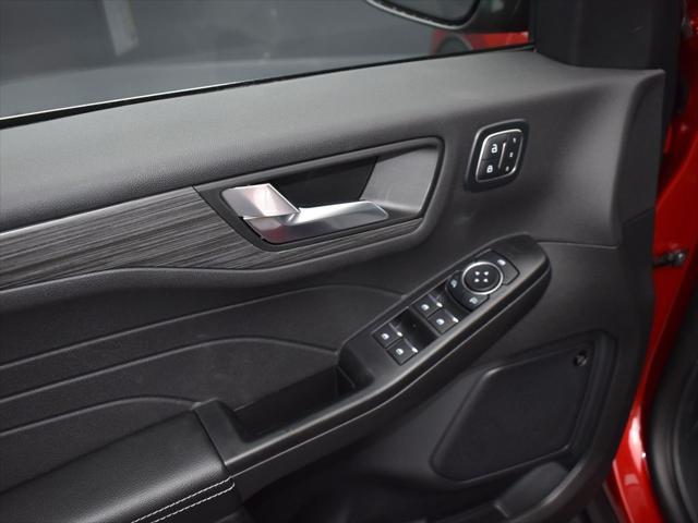 new 2025 Ford Escape PHEV car, priced at $40,015