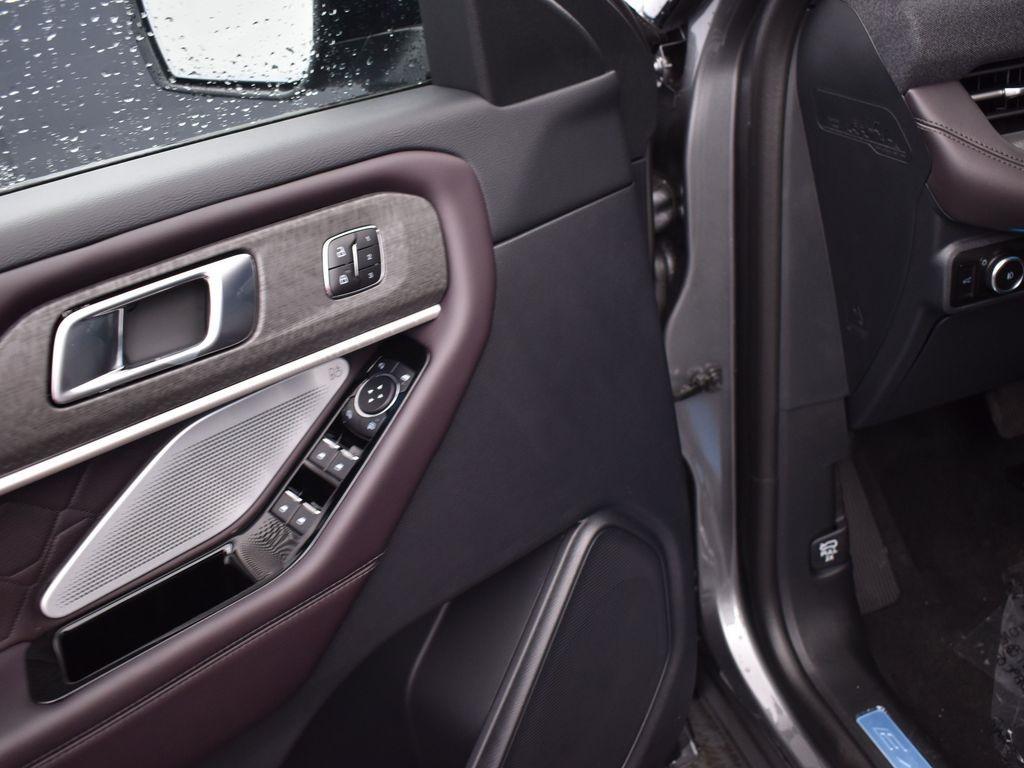 new 2025 Ford Explorer car, priced at $57,437