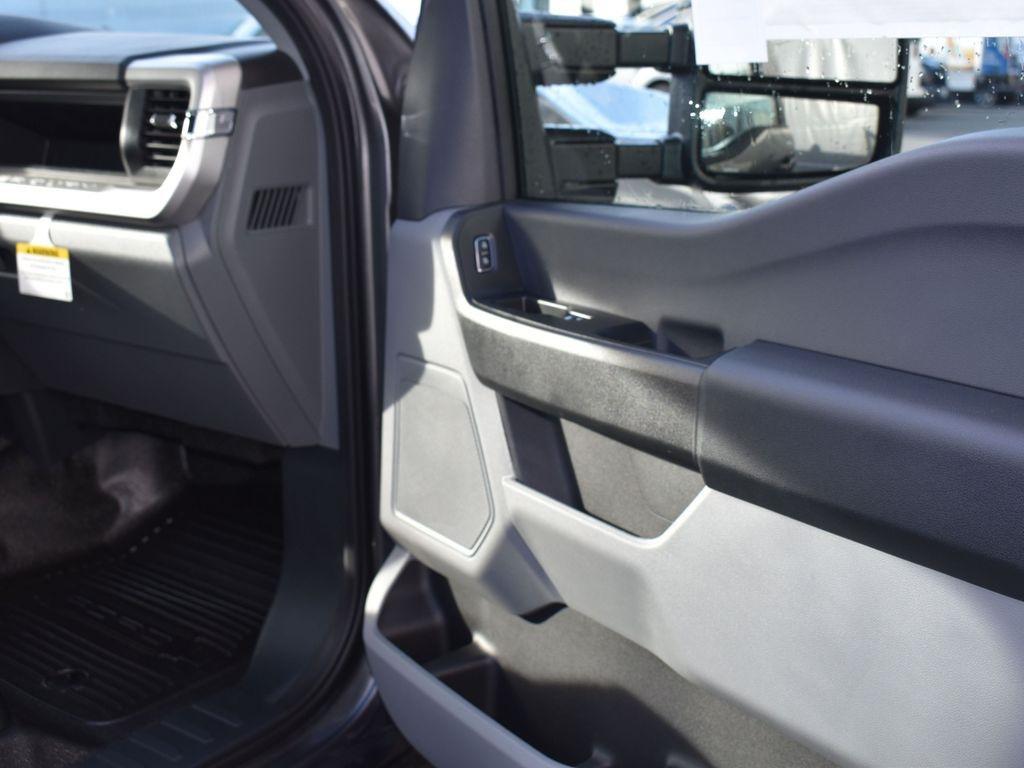 new 2025 Ford F-350 car, priced at $49,999