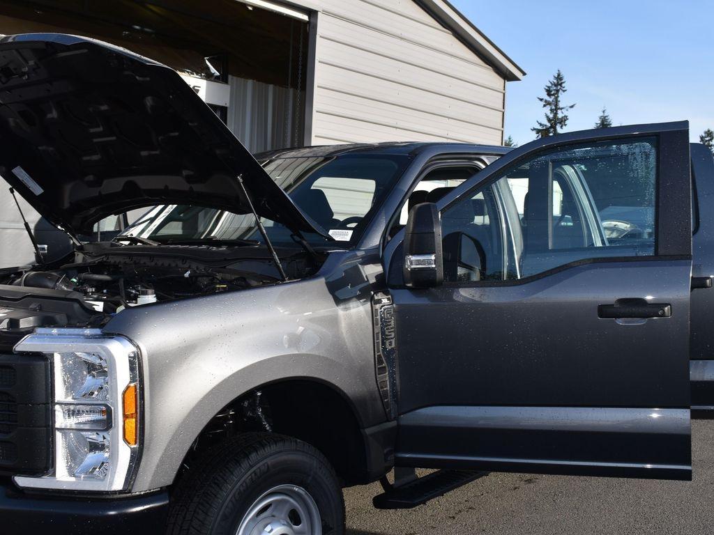 new 2025 Ford F-350 car, priced at $49,999