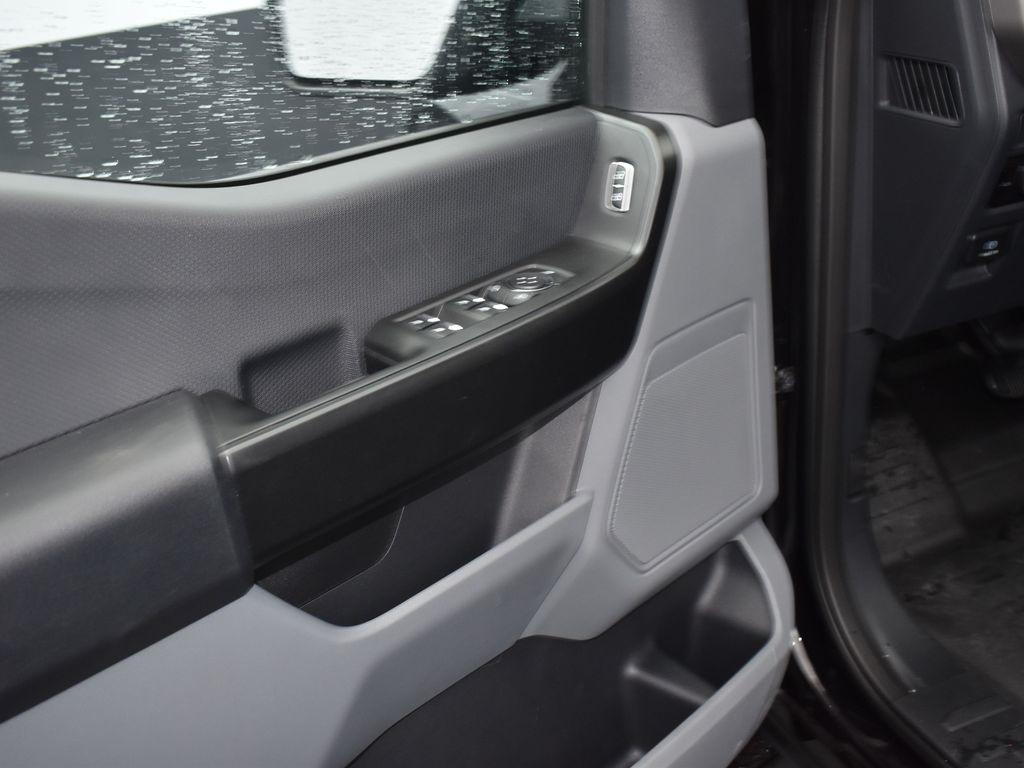 new 2025 Ford F-150 car, priced at $46,802