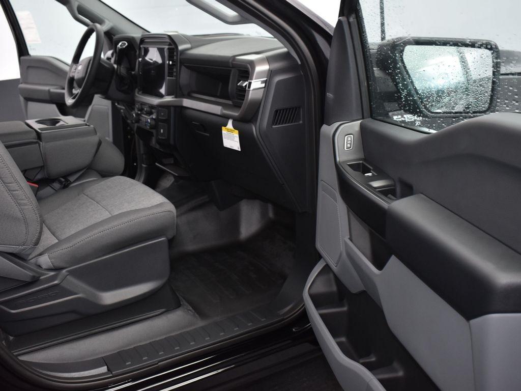 new 2025 Ford F-150 car, priced at $46,802