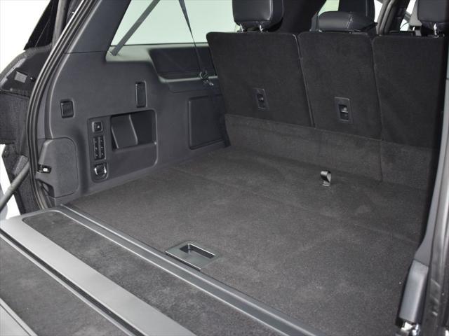 new 2025 Lincoln Navigator car, priced at $108,975