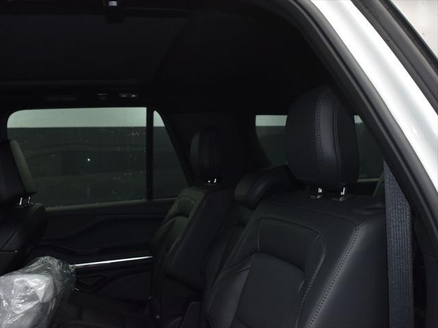 new 2025 Lincoln Navigator car, priced at $108,975
