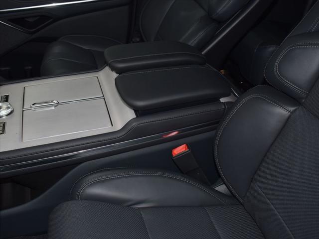 new 2025 Lincoln Navigator car, priced at $108,975