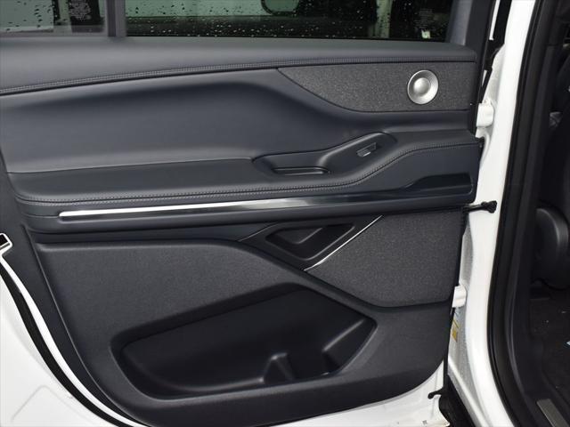 new 2025 Lincoln Navigator car, priced at $108,975