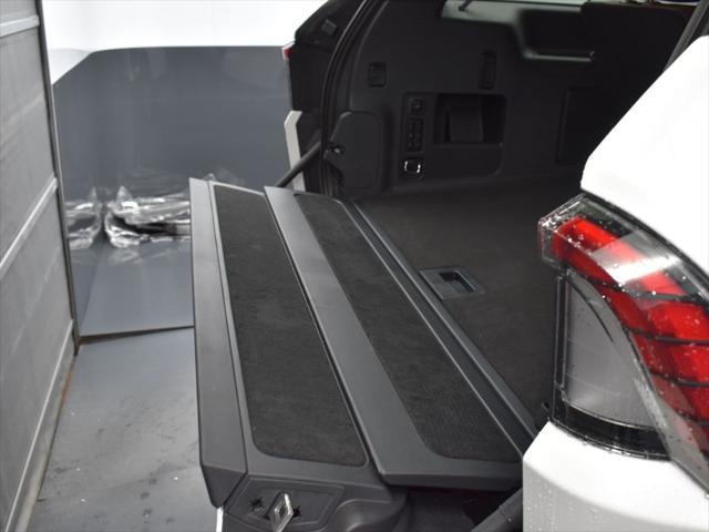 new 2025 Lincoln Navigator car, priced at $105,560