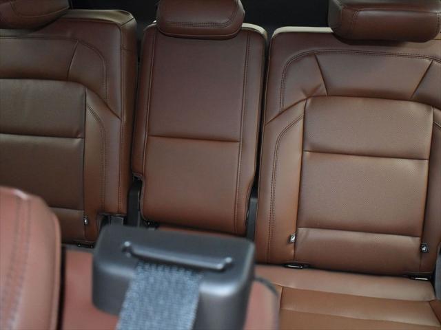 new 2025 Lincoln Navigator car, priced at $105,560