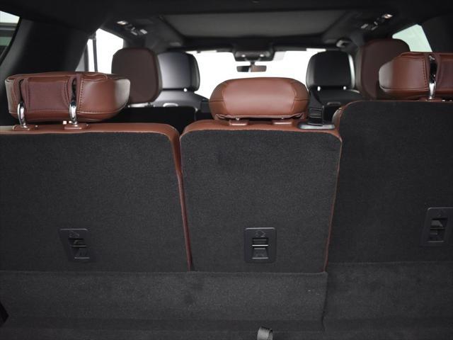 new 2025 Lincoln Navigator car, priced at $105,560