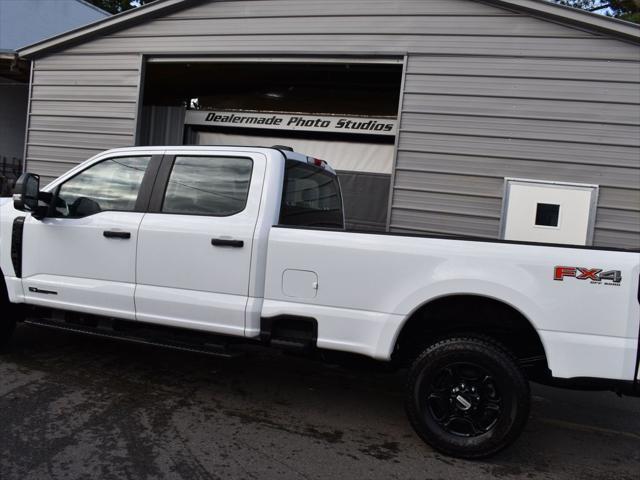 new 2024 Ford F-250 car, priced at $65,000