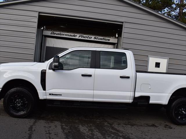 new 2024 Ford F-250 car, priced at $65,000