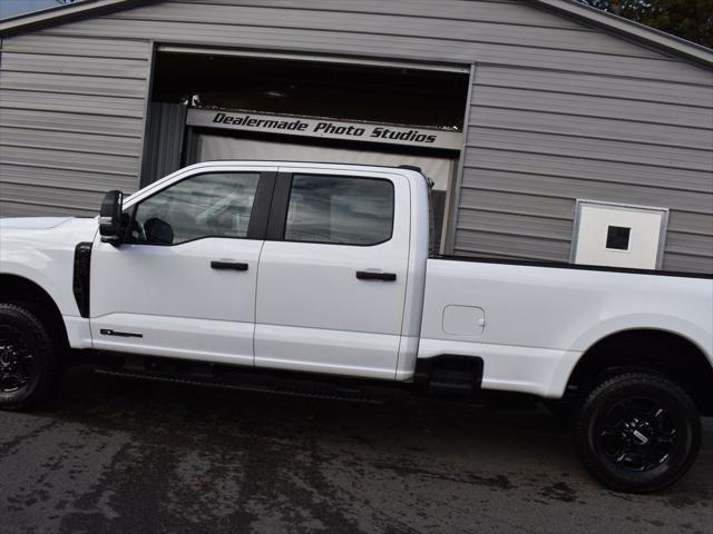 new 2024 Ford F-250 car, priced at $65,000