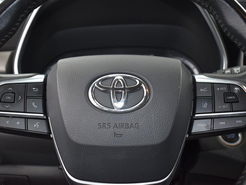 used 2021 Toyota Highlander car, priced at $33,491