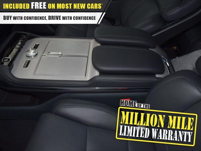 new 2025 Lincoln Navigator car, priced at $108,165