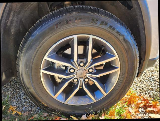 used 2019 Jeep Grand Cherokee car, priced at $18,495