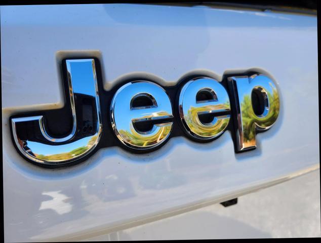 used 2019 Jeep Grand Cherokee car, priced at $18,495