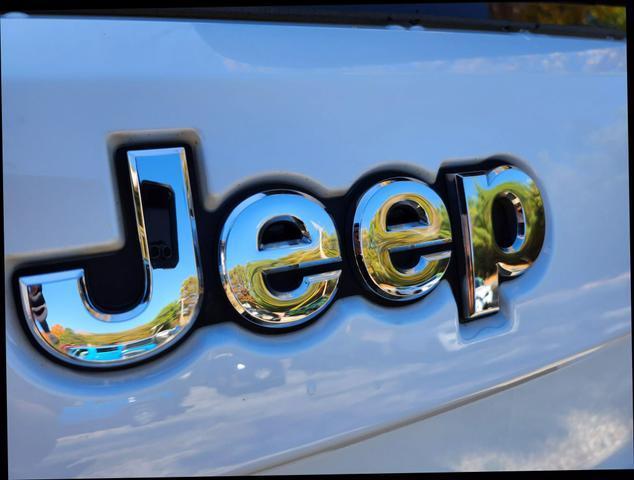 used 2019 Jeep Grand Cherokee car, priced at $22,495