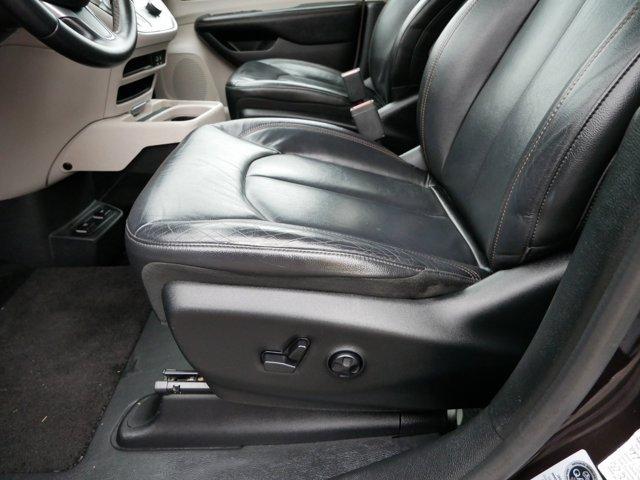 used 2017 Chrysler Pacifica car