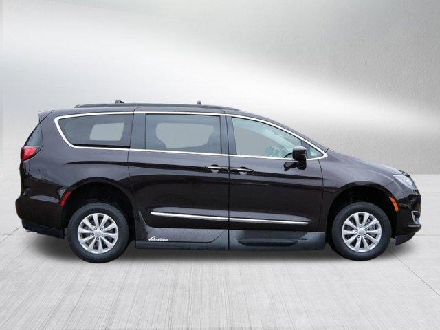 used 2017 Chrysler Pacifica car