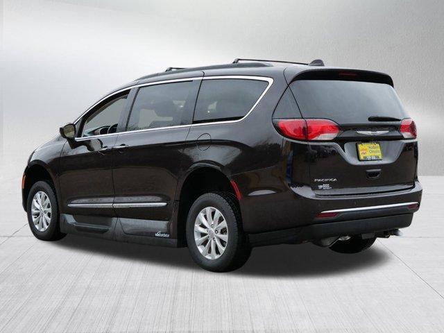 used 2017 Chrysler Pacifica car