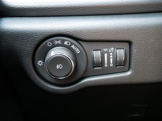 new 2026 Chrysler Pacifica car, priced at $40,499