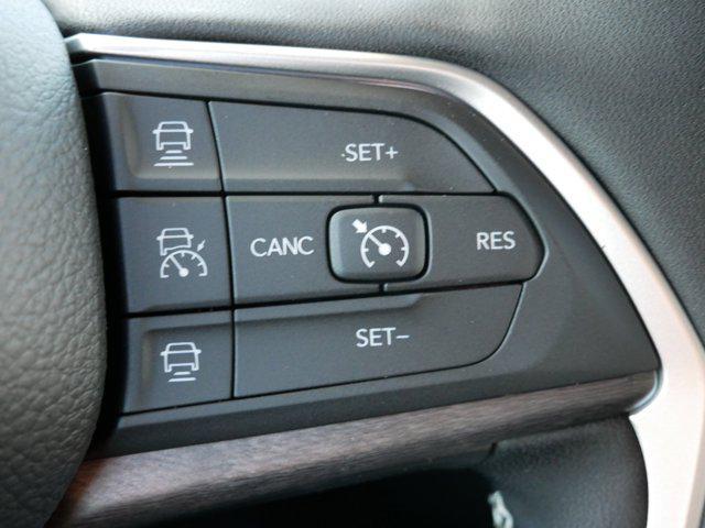 new 2025 Jeep Grand Cherokee car, priced at $45,999