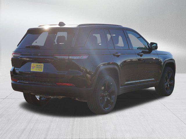 new 2025 Jeep Grand Cherokee car, priced at $45,999