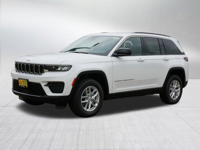 new 2024 Jeep Grand Cherokee car, priced at $38,999