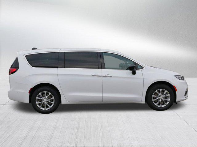 new 2025 Chrysler Pacifica car, priced at $45,999