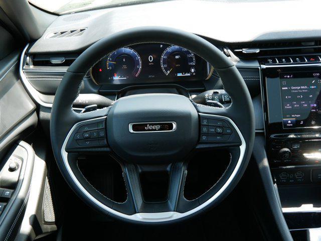 new 2025 Jeep Grand Cherokee car, priced at $40,182