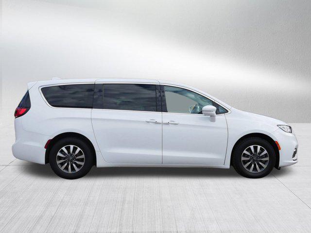 used 2022 Chrysler Pacifica Hybrid car, priced at $21,995