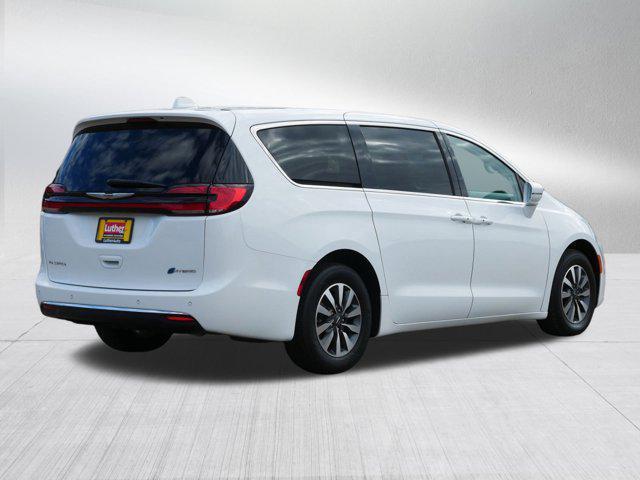 used 2022 Chrysler Pacifica Hybrid car, priced at $21,995