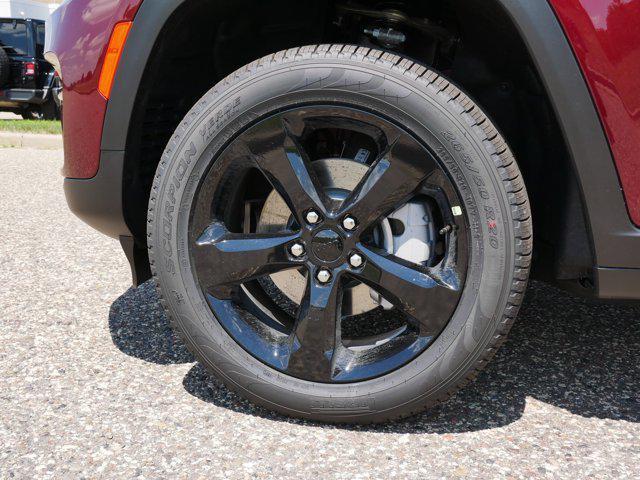 new 2025 Jeep Grand Cherokee car, priced at $45,499