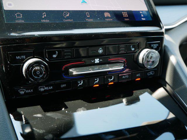 new 2025 Jeep Grand Cherokee car, priced at $45,499