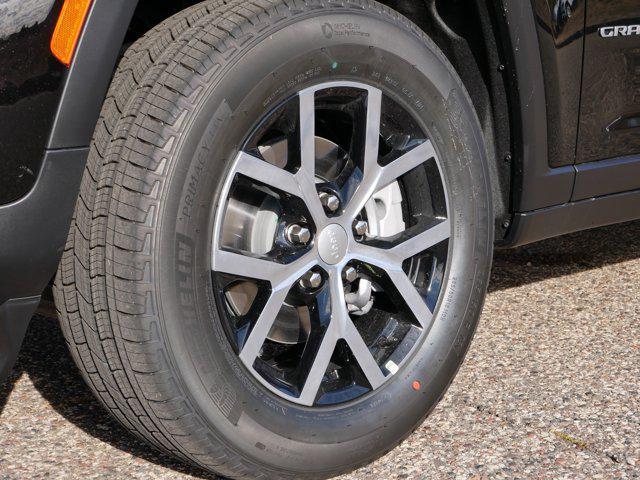 new 2025 Jeep Grand Cherokee car, priced at $43,749