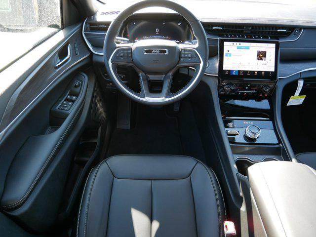 new 2025 Jeep Grand Cherokee car, priced at $45,135