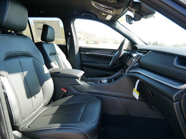 new 2025 Jeep Grand Cherokee car, priced at $44,999