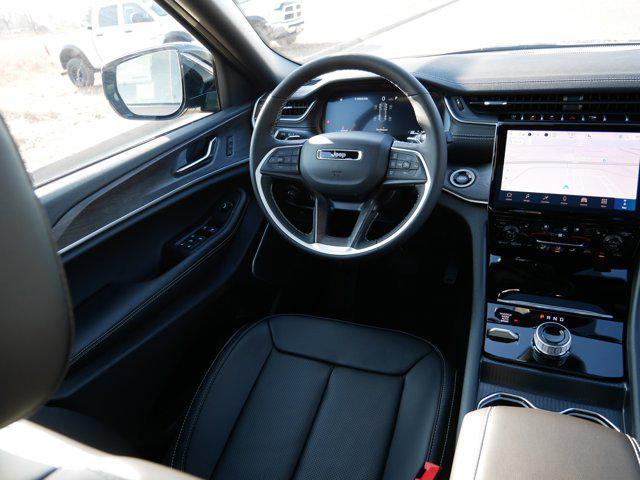 new 2025 Jeep Grand Cherokee car, priced at $49,999