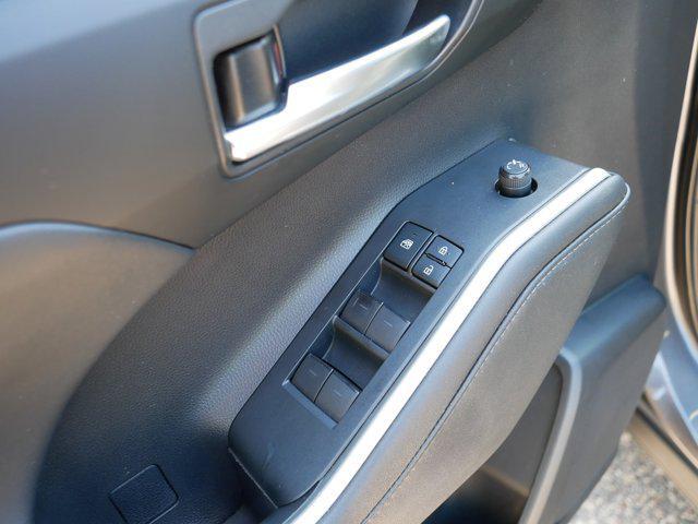 used 2021 Toyota Highlander car, priced at $27,489