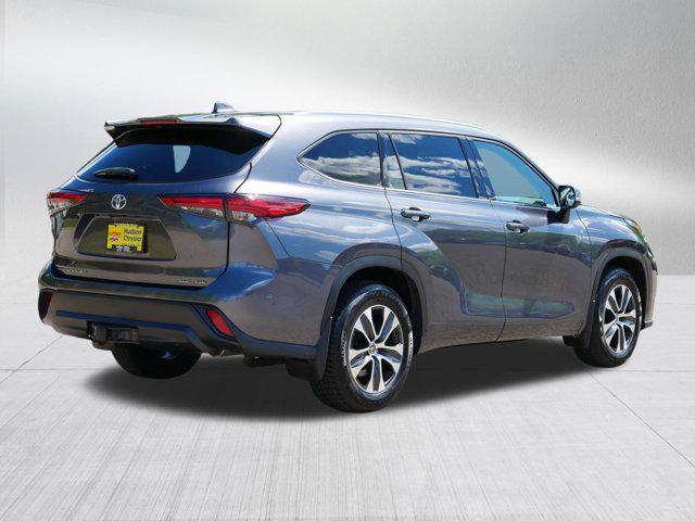 used 2021 Toyota Highlander car, priced at $27,489