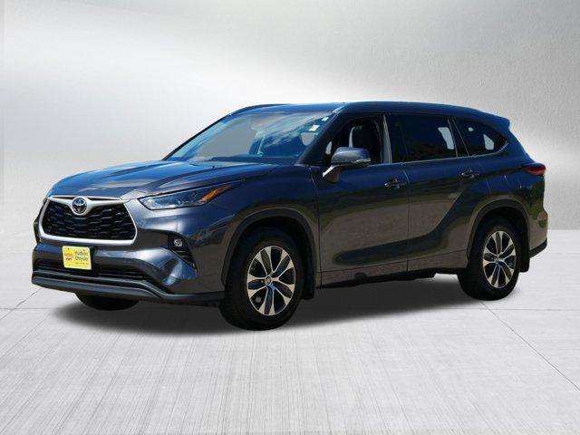 used 2021 Toyota Highlander car, priced at $27,489